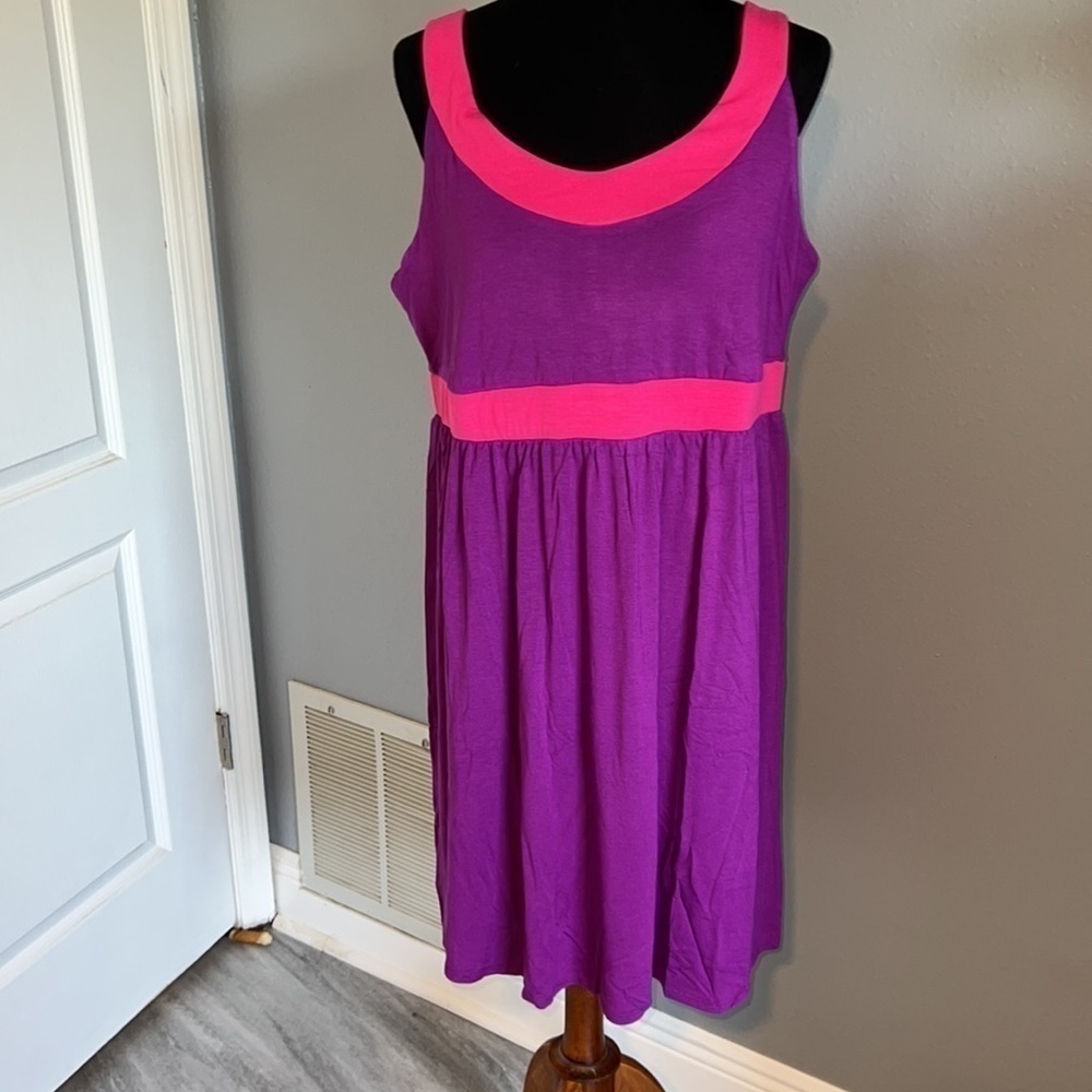 Purple & pink stretchy dress casual size 26/28 Lane Bryant - Picture 2 of 12
